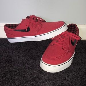 Red Nike Janowski’s w/ White Soles WORN ONCE